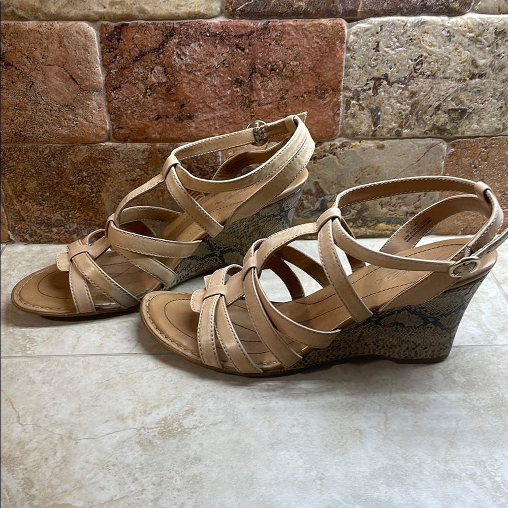 Crown Born Sandals Leather Size 11 Strappy Snake Print Heel Vedge Shoes Nude - Picture 2 of 15